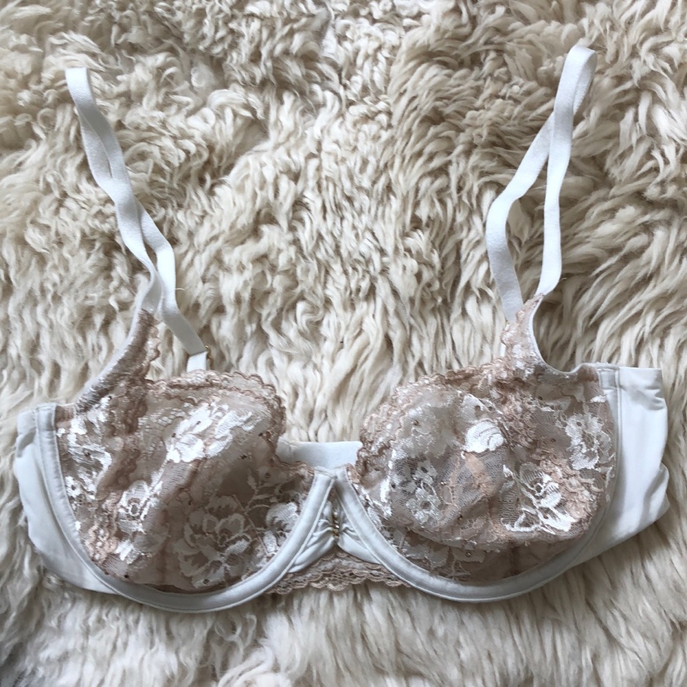 Unlined lace Demi-buste bra